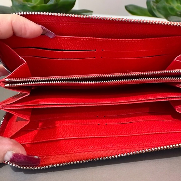 Louis Vuitton Epi Zippy Wallet - Picture 4 of 7